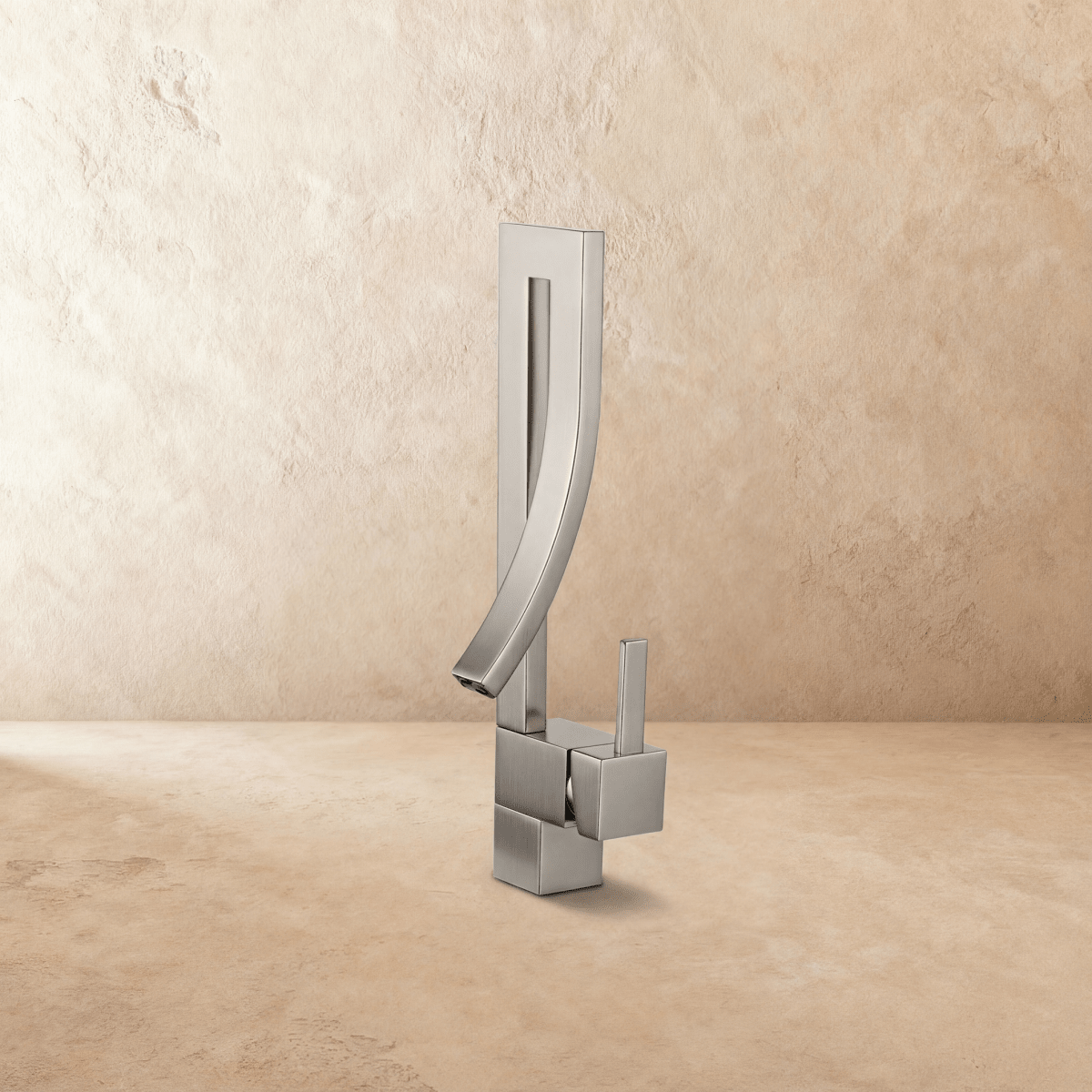 Moderne Design-Waschtischarmatur mit offenem Auslauf und geradliniger Geometrie | Restfield