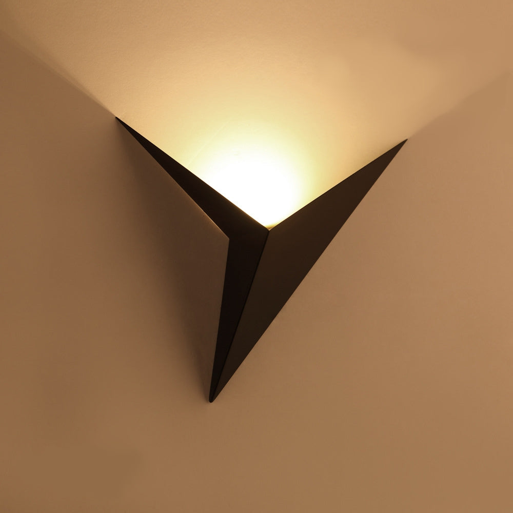 Geometrische Wandlamp Driehoek LED Dimbaar Nordic Design Zwart Wit Goud Verlichting Woonkamer Slaapkamer | Sansoti