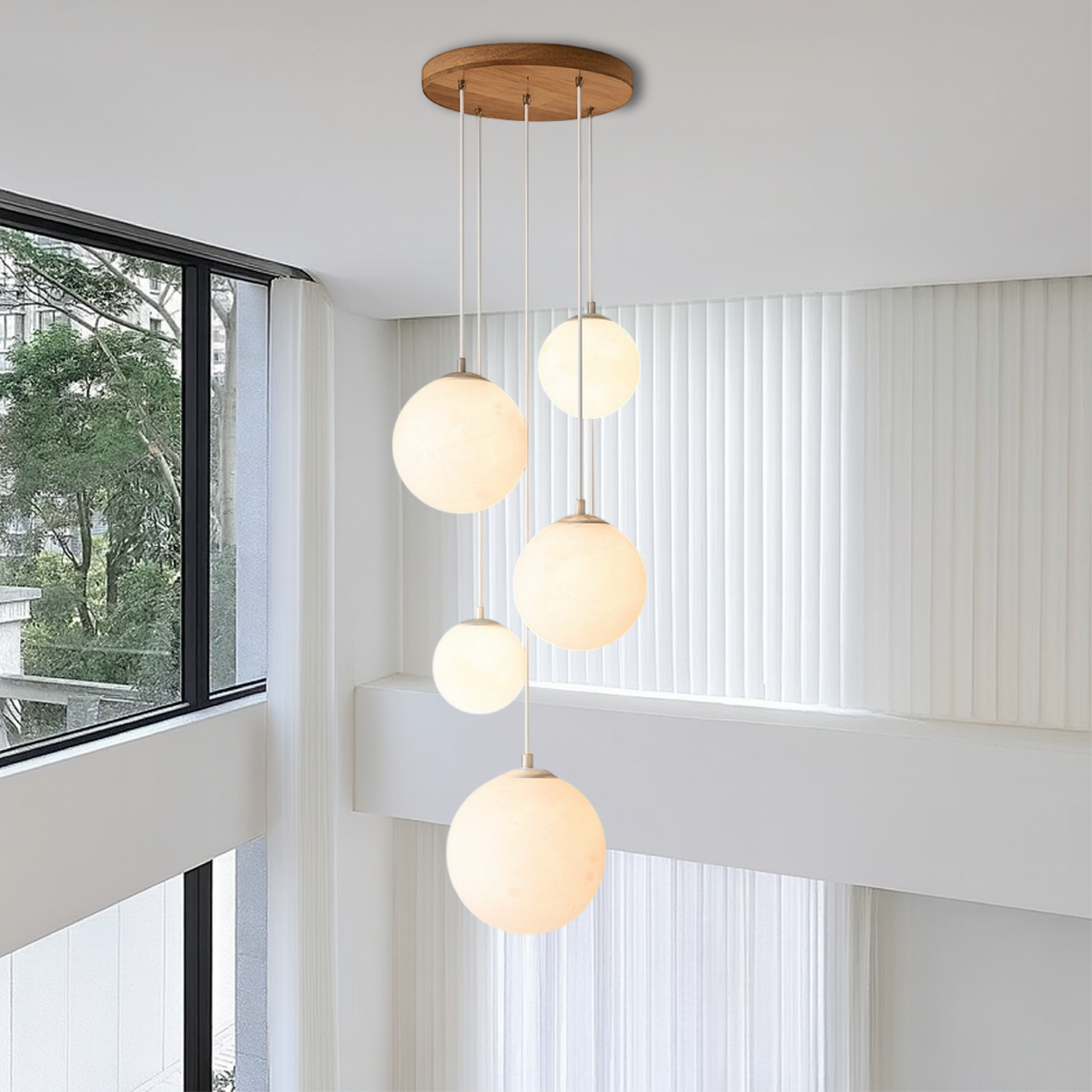 Suspension lune pour cage d’escalier 5 globes en verre E27 LED réglable Design moderne scandinave pour plafond haut | Sansoti
