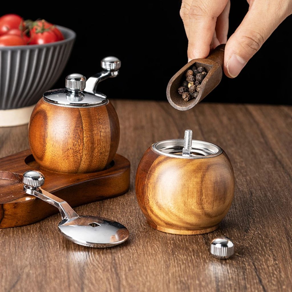 Set de moulins à poivre et à sel en bois avec mécanisme de broyage sphérique et support pour table, cuisine et salle à manger, design scandinave | Sansoti