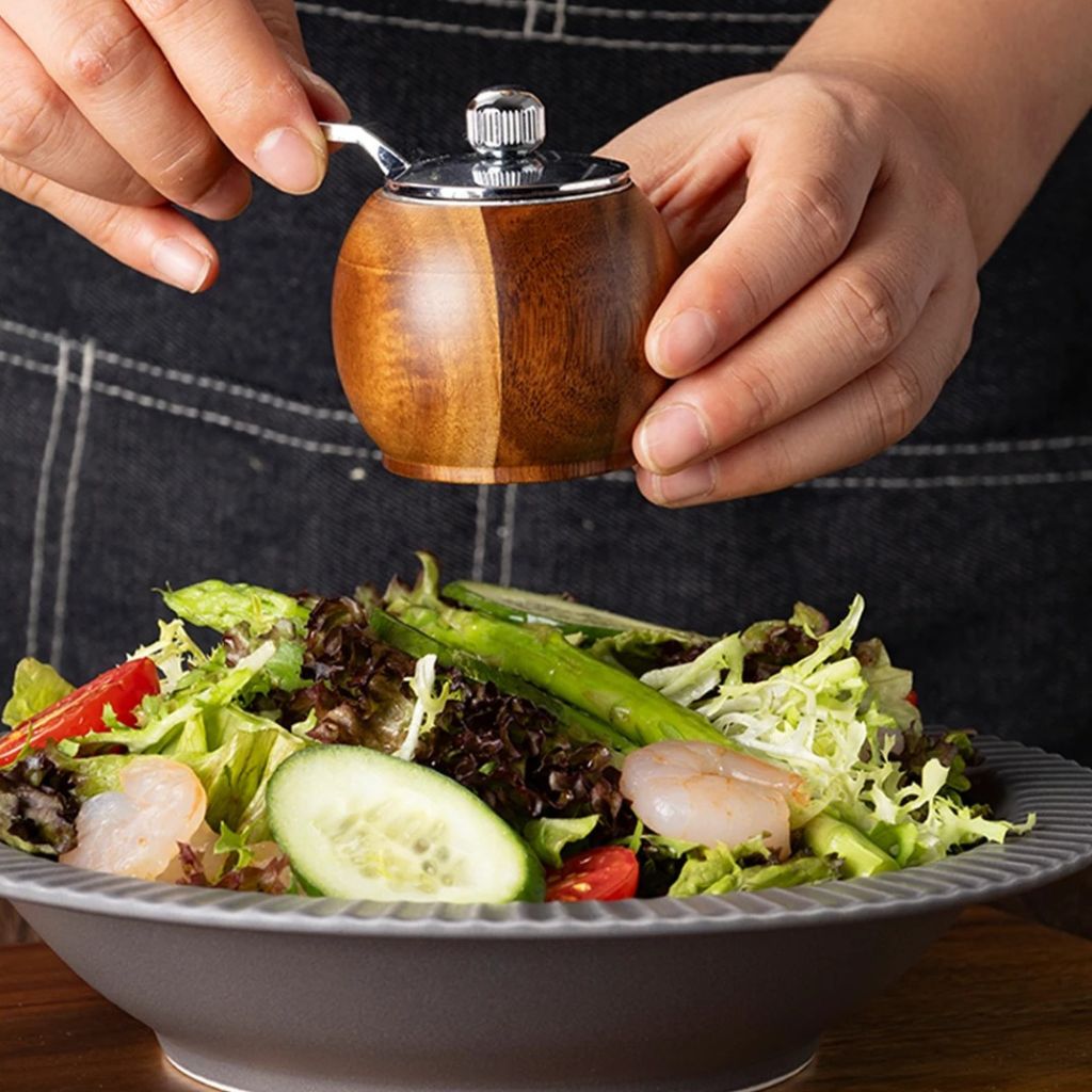 Set de moulins à poivre et à sel en bois avec mécanisme de broyage sphérique et support pour table, cuisine et salle à manger, design scandinave | Sansoti