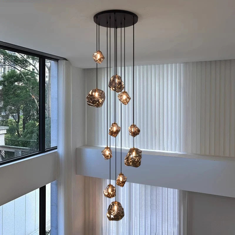 Lustre sculptural pour cage d’escalier, LED réglable et dimmable, lumière chaude, design moderne et minimaliste | Sansoti