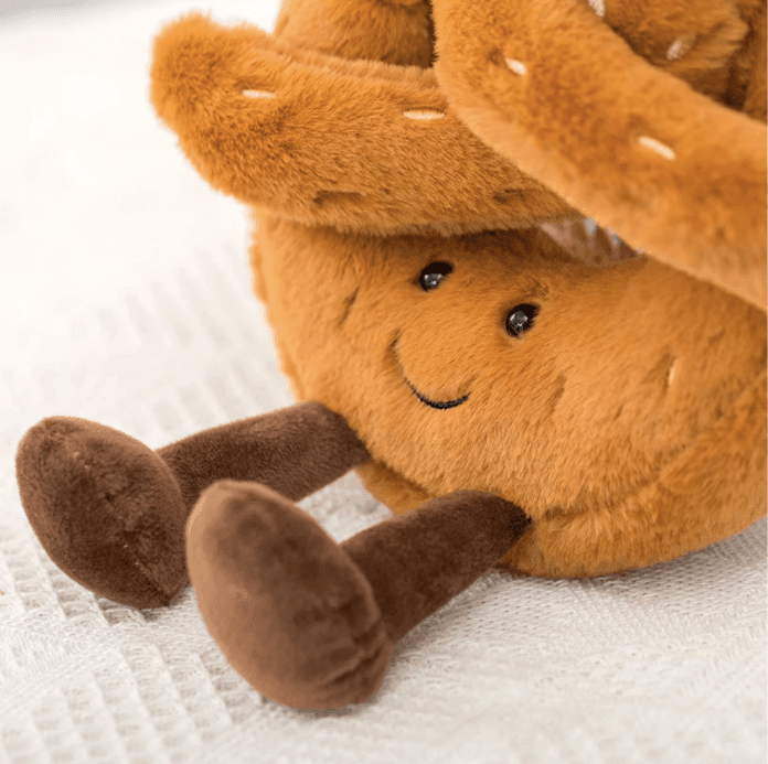 Weiches Plüsch-Kuschelbrot in verspielten Formen für Kinder und Erwachsene | Restfield