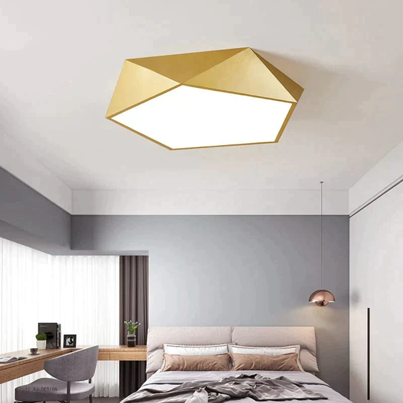 Plafonnier géométrique doré à intensité variable avec télécommande, LED, design moderne pour salon et chambre | Sansoti