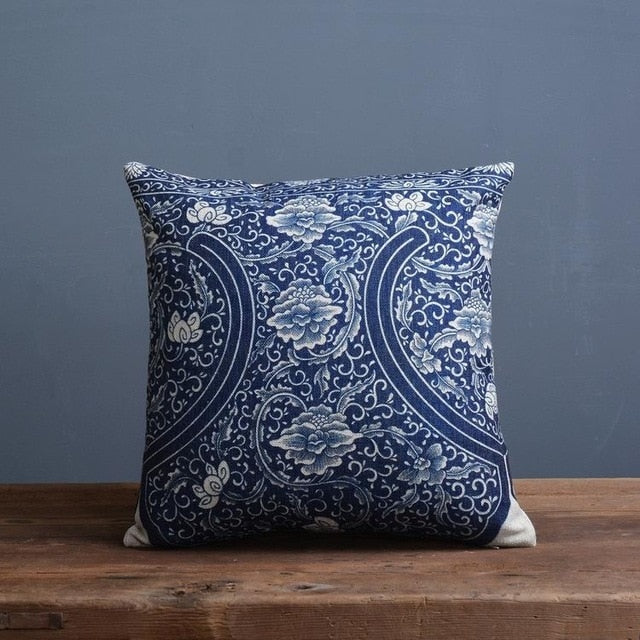 Housse de coussin en porcelaine bleue avec motif chinois classique et aspect lin | Restfield
