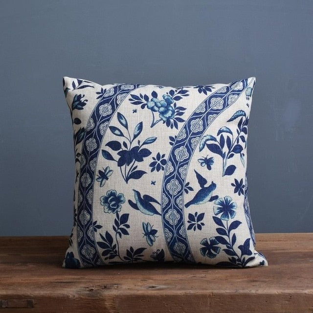 Housse de coussin en porcelaine bleue avec motif chinois classique et aspect lin | Restfield