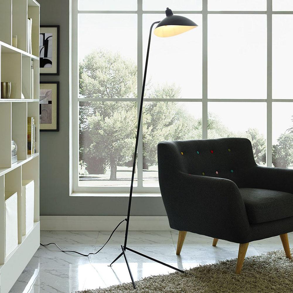 Industriële Vloerlamp Zwart Mat met Messing Accenten — Verstelbare Spot op Tripod Basis — E26/E27 fitting tot 40W — Scandinavisch Design voor Woonkamer & Leeshoek | Sansoti