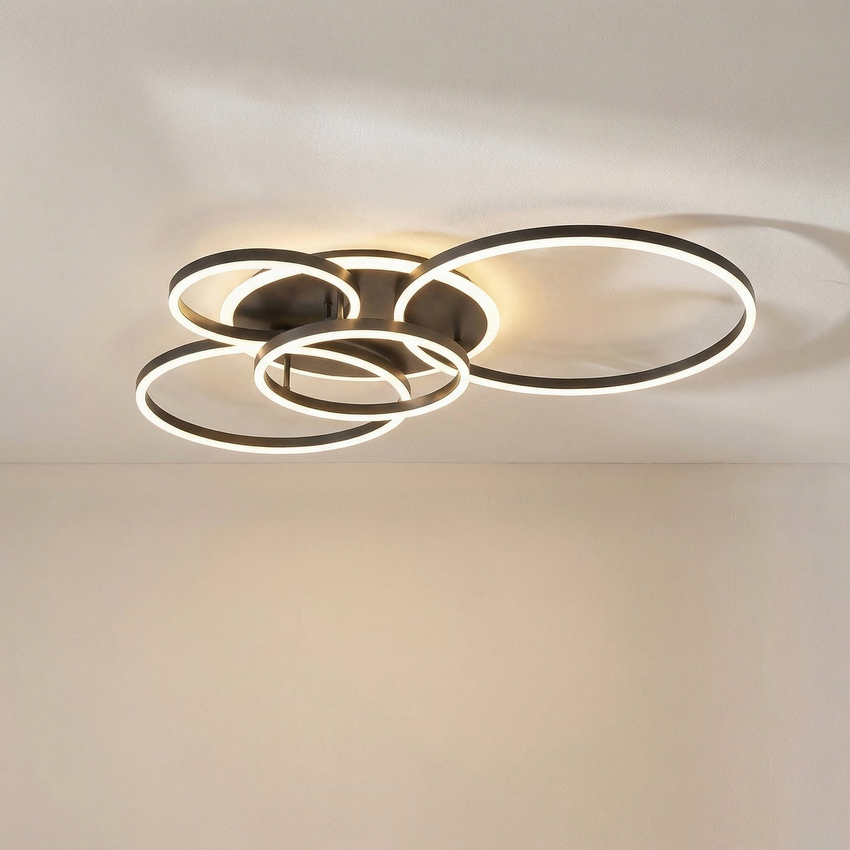 Minimalistyczna aluminiowa lampa wisząca E27 z LED, regulowana, nowoczesny design do jadalni, sypialni i kącika do czytania | Sansoti