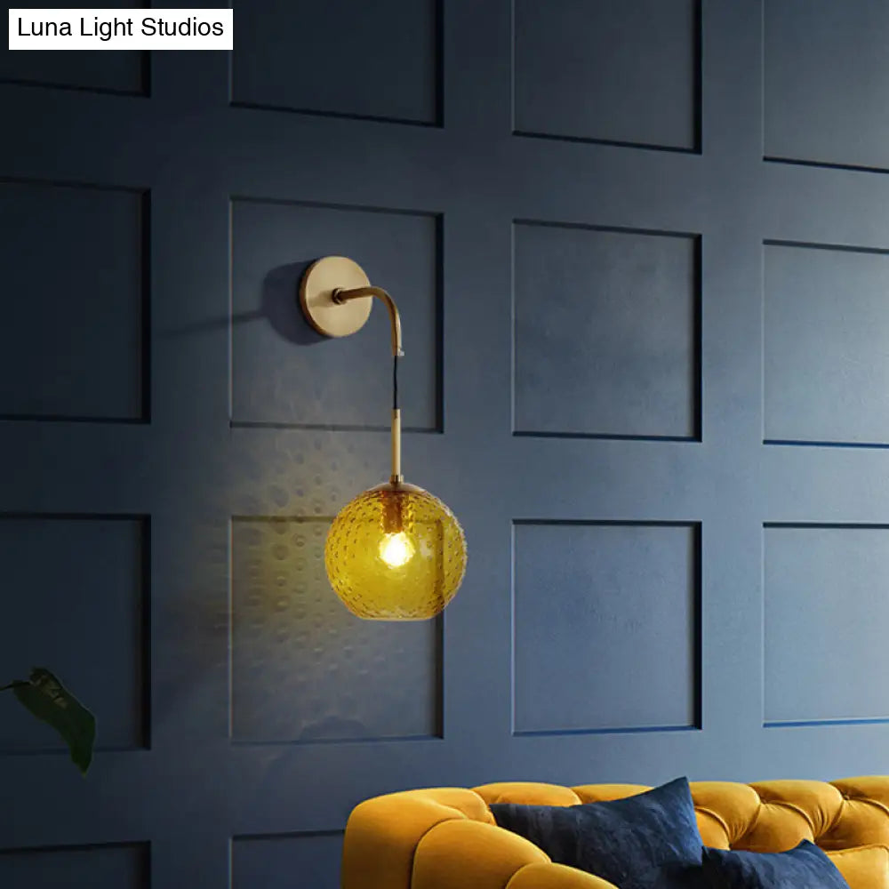 Wandleuchte mit Glaskugel und Messingfinish, Retro-Design, 75 cm hoch, E26-/E27-Fassung, stimmungsvolle Vintage-Beleuchtung | Sansoti