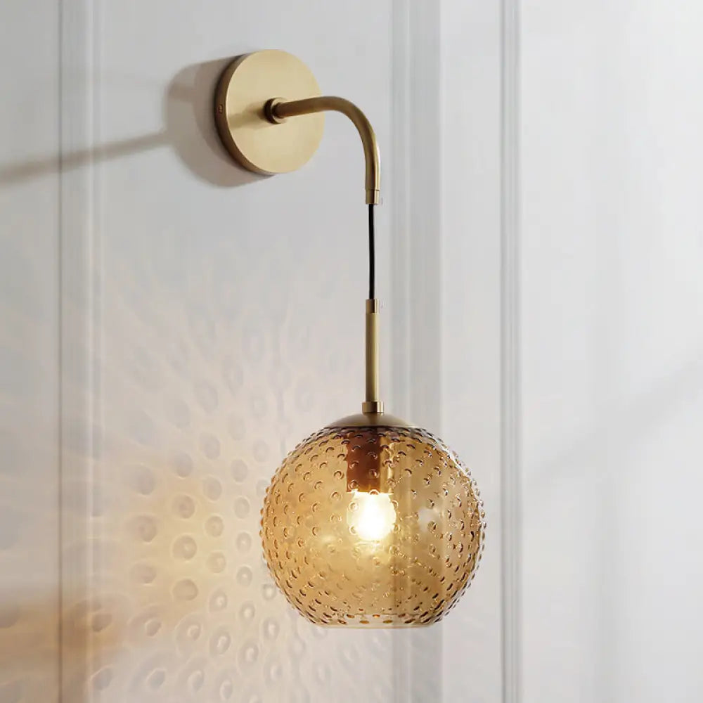 Wandleuchte mit Glaskugel und Messingfinish, Retro-Design, 75 cm hoch, E26-/E27-Fassung, stimmungsvolle Vintage-Beleuchtung | Sansoti