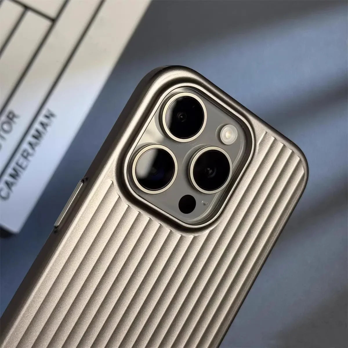 Ultraslanke Schokbestendige Telefoonhoes met Metalen Finish voor Optimale Bescherming | Sansoti