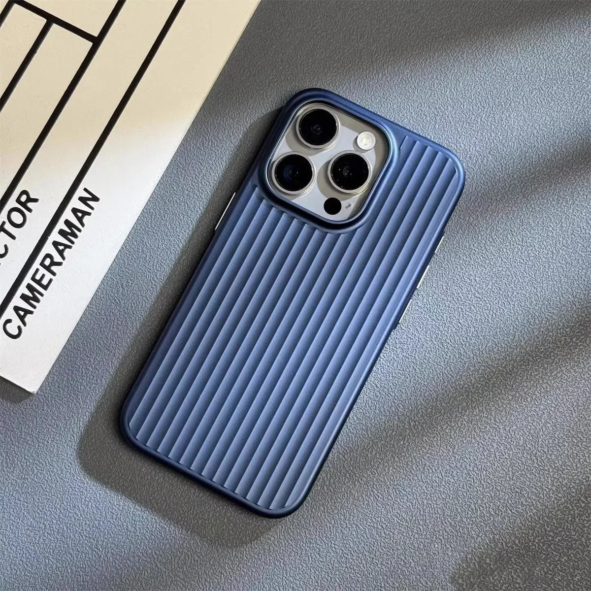 Ultraslanke Schokbestendige Telefoonhoes met Metalen Finish voor Optimale Bescherming | Sansoti