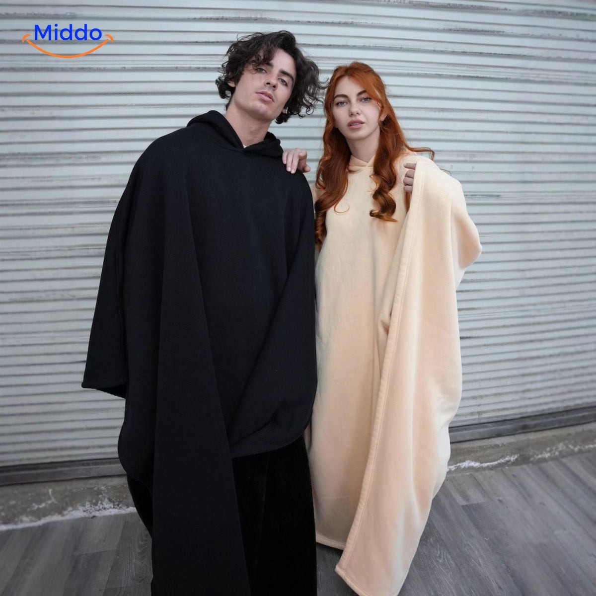 Oversized Cape met Capuchon Wolmix Zwart Paars Rood Groen Unisex Herfst Winter Warmte Comfortabel Stijlvol | Sansoti