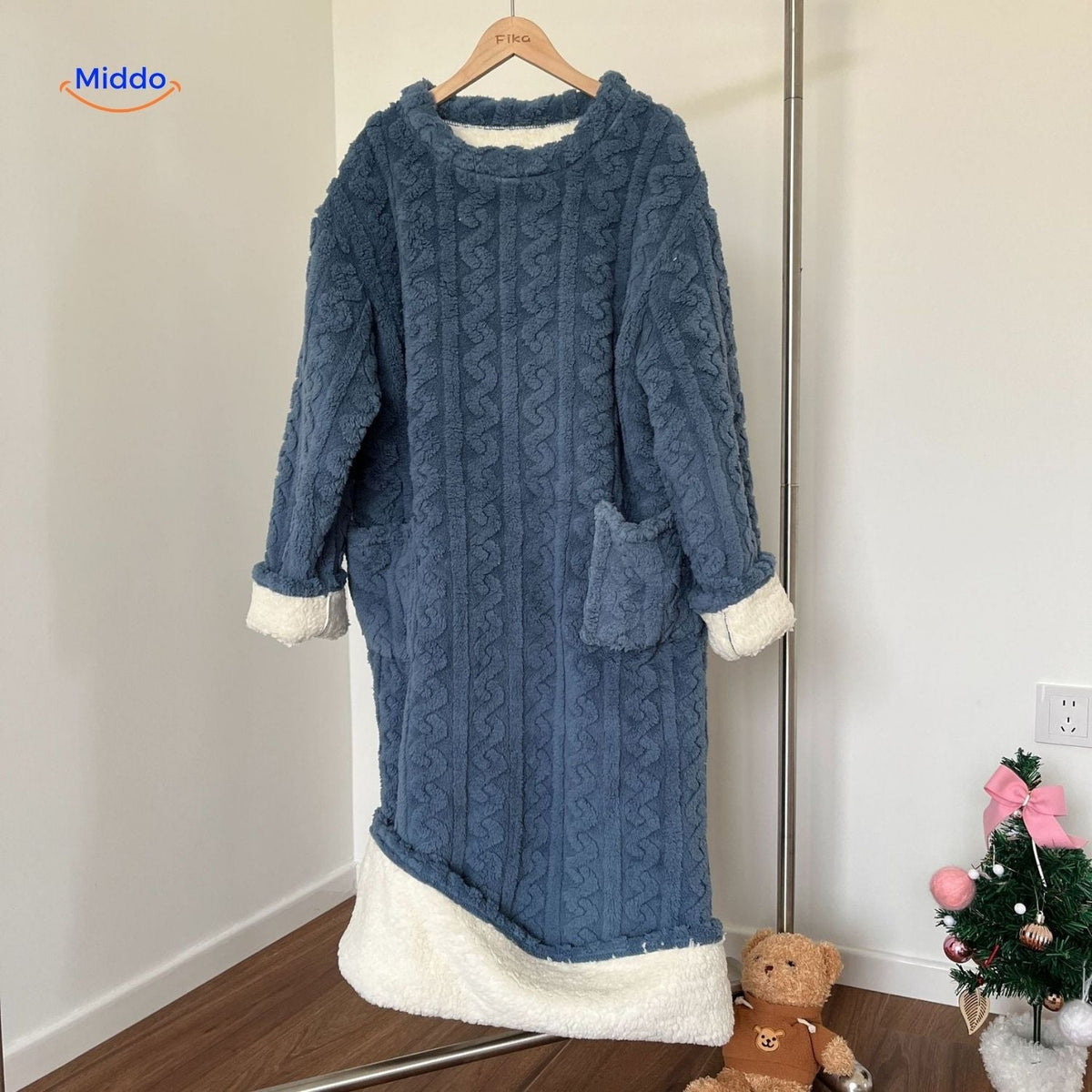 Fleece-Loungewear-Deckenmantel mit langen Ärmeln, Vordertaschen und weichem Polyester, bequeme Winter-Hauskleidung | Sansoti