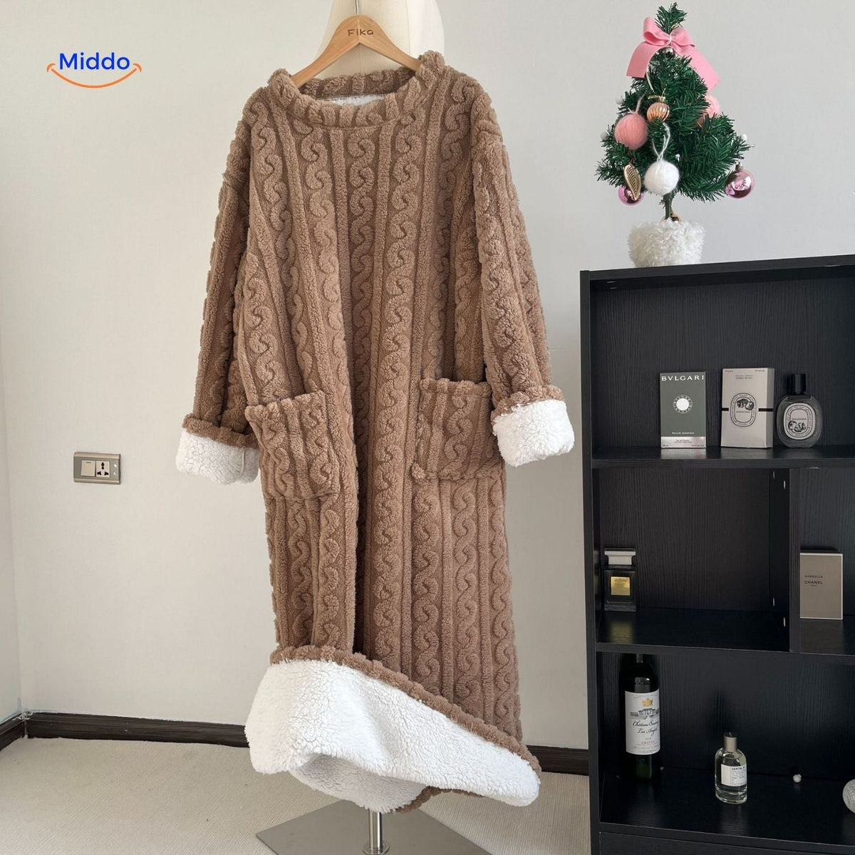 Fleece-Loungewear-Deckenmantel mit langen Ärmeln, Vordertaschen und weichem Polyester, bequeme Winter-Hauskleidung | Sansoti