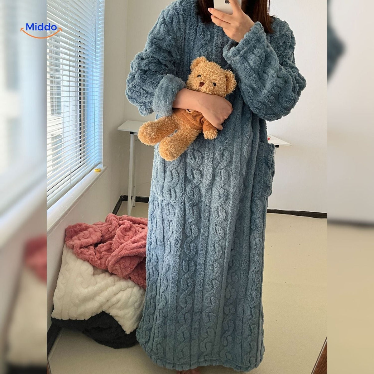 Fleece-Loungewear-Deckenmantel mit langen Ärmeln, Vordertaschen und weichem Polyester, bequeme Winter-Hauskleidung | Sansoti
