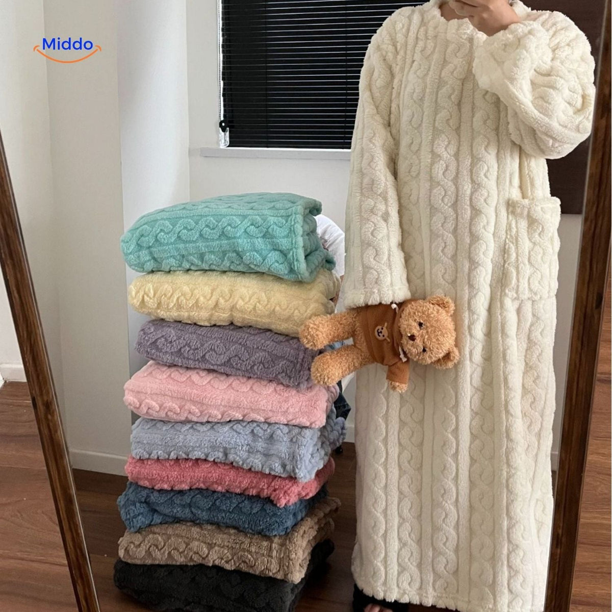 Fleece-Loungewear-Deckenmantel mit langen Ärmeln, Vordertaschen und weichem Polyester, bequeme Winter-Hauskleidung | Sansoti