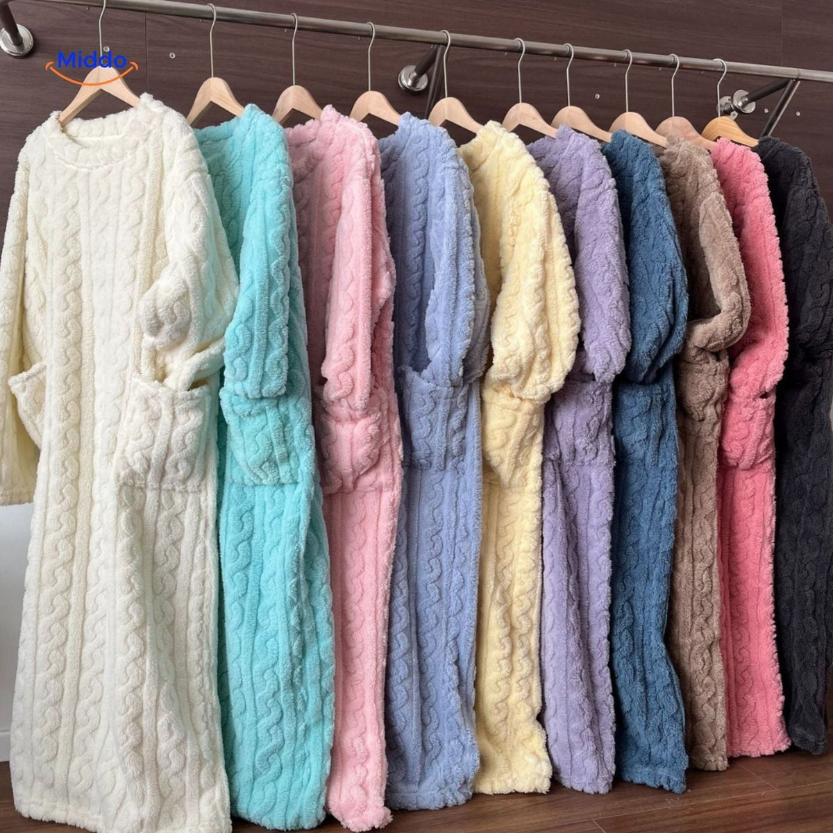 Fleece-Loungewear-Deckenmantel mit langen Ärmeln, Vordertaschen und weichem Polyester, bequeme Winter-Hauskleidung | Sansoti