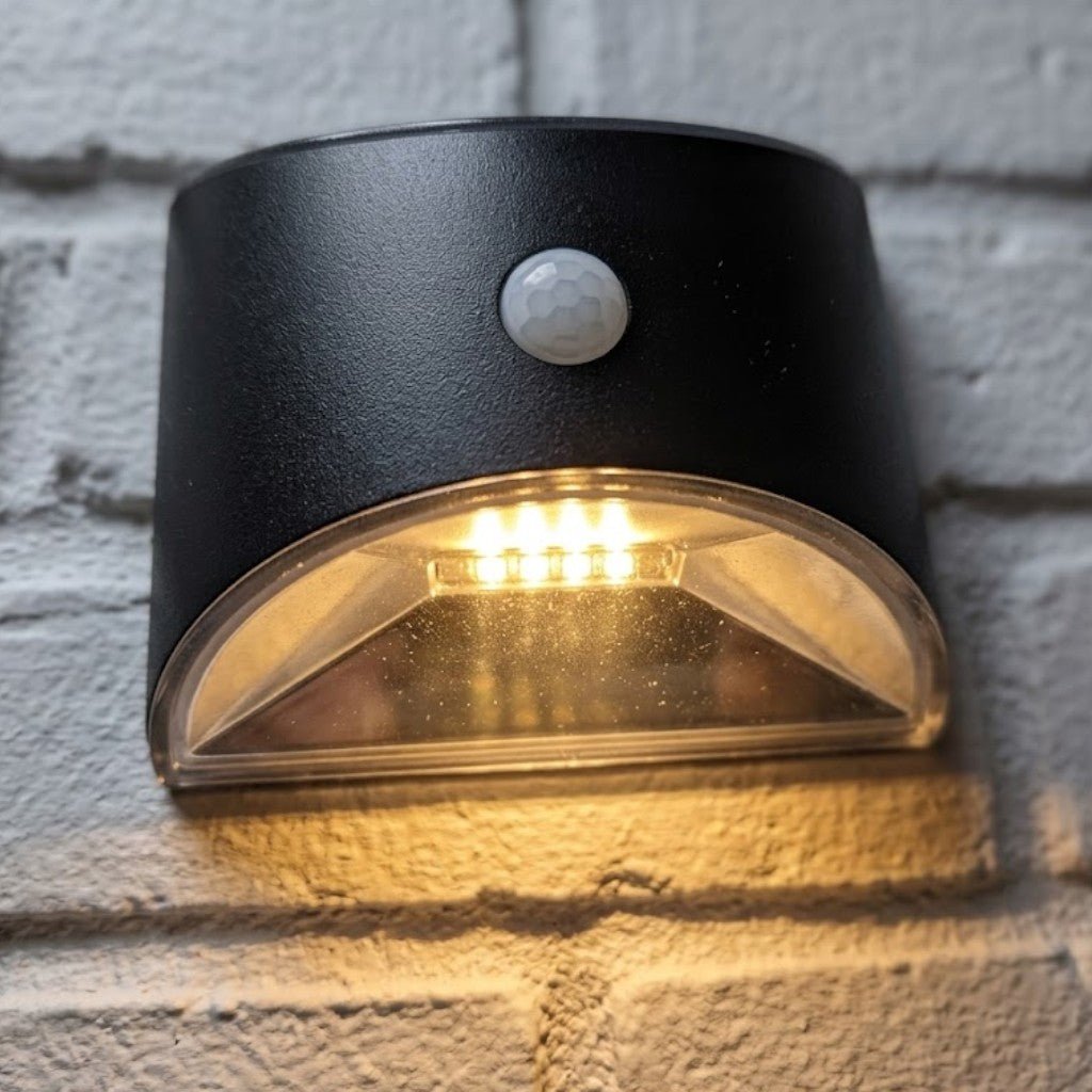 Solarbetriebene Außenlampe mit Bewegungssensor, IP65, wasserdichte LED-Beleuchtung für Garten, Wand, Weg und Einfahrt | Sansoti