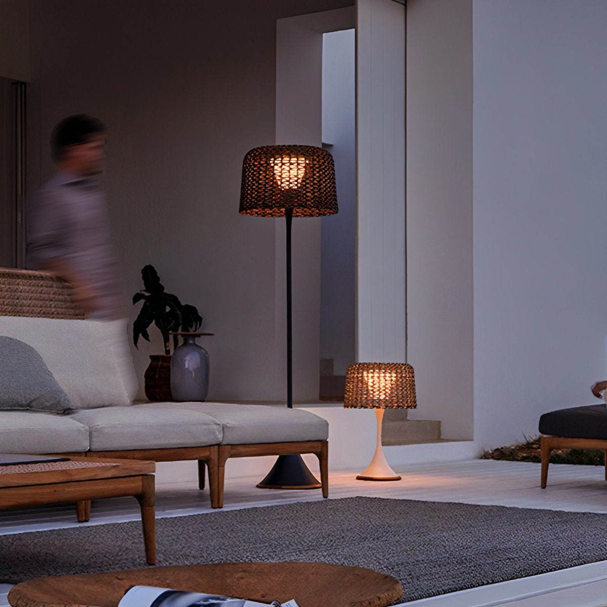 Stehende Außenlampe Geflecht Aluminium Weiß Schwarz Solarenergie IP65 Garten Terrasse Stehlampe Rattan Look Stimmungsbeleuchtung Außen | Restfield