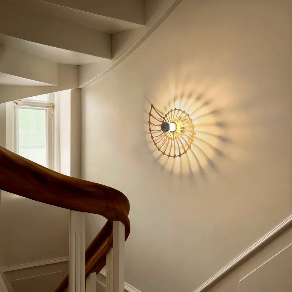 Decoratieve LED Wandlamp met Nautilus Design – Sfeervolle Wandverlichting | Sansoti