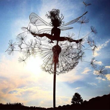 Handgefertigte Metall-Fee 70 cm Gartendekoration, wetterfeste Märchenfigur mit Erdspieß für Garten und Beet | Sansoti