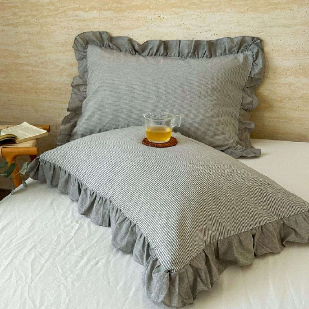 Ruffled Pillowcases with Striped Pattern for Queen-Size Pillows, Romantic Bedroom Bedding Decoration | Sansoti