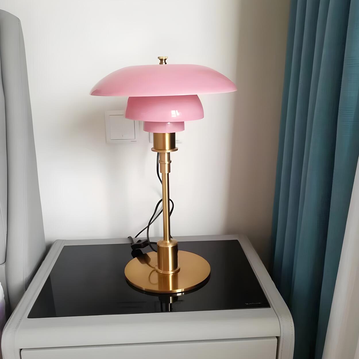 Vintage Tafellamp met Meerlagige Glazen Kap in Amber en Gouden Voet – Moderne Design Bedlamp | Sansoti