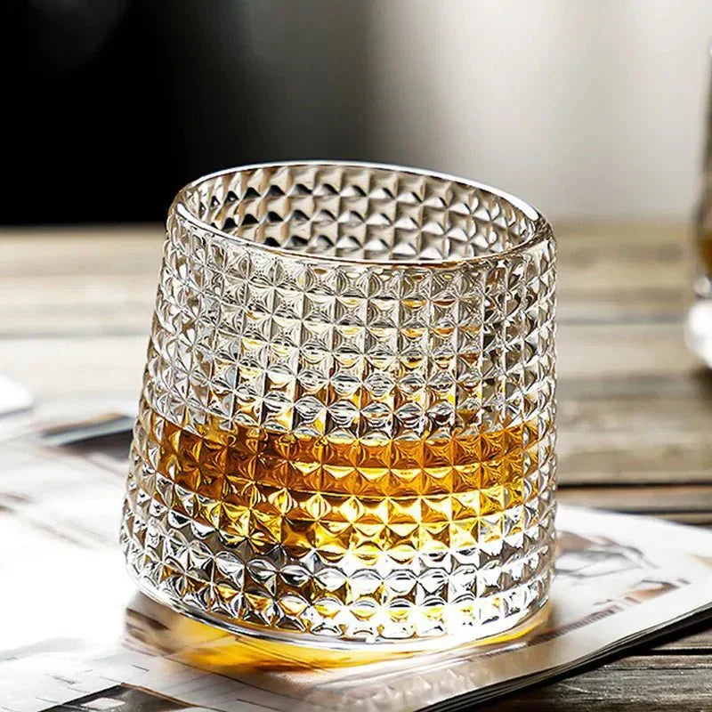 Rotierendes Whiskyglas aus mundgeblasenem Glas – Textur-Design 160 ml | Restfield