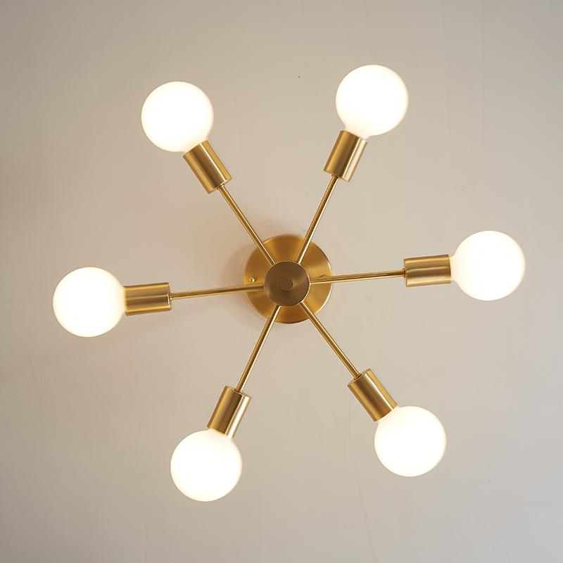 Moderne sputnik kroonluchter met 6 armen in messing – minimalistische design hanglamp zonder glazen kap | Sansoti