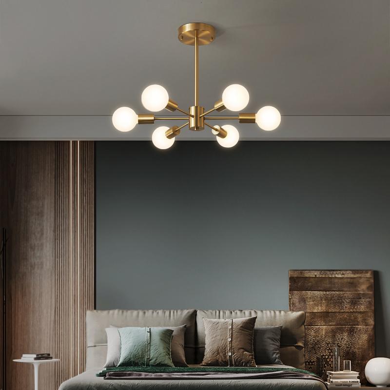 Moderne sputnik kroonluchter met 6 armen in messing – minimalistische design hanglamp zonder glazen kap | Sansoti
