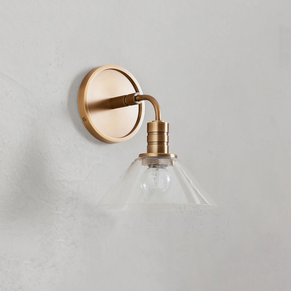 Applique murale industrielle en acier avec cône en verre, douille E12, laiton ou bronze, design moderne, éclairage d’ambiance pour le salon | Sansoti