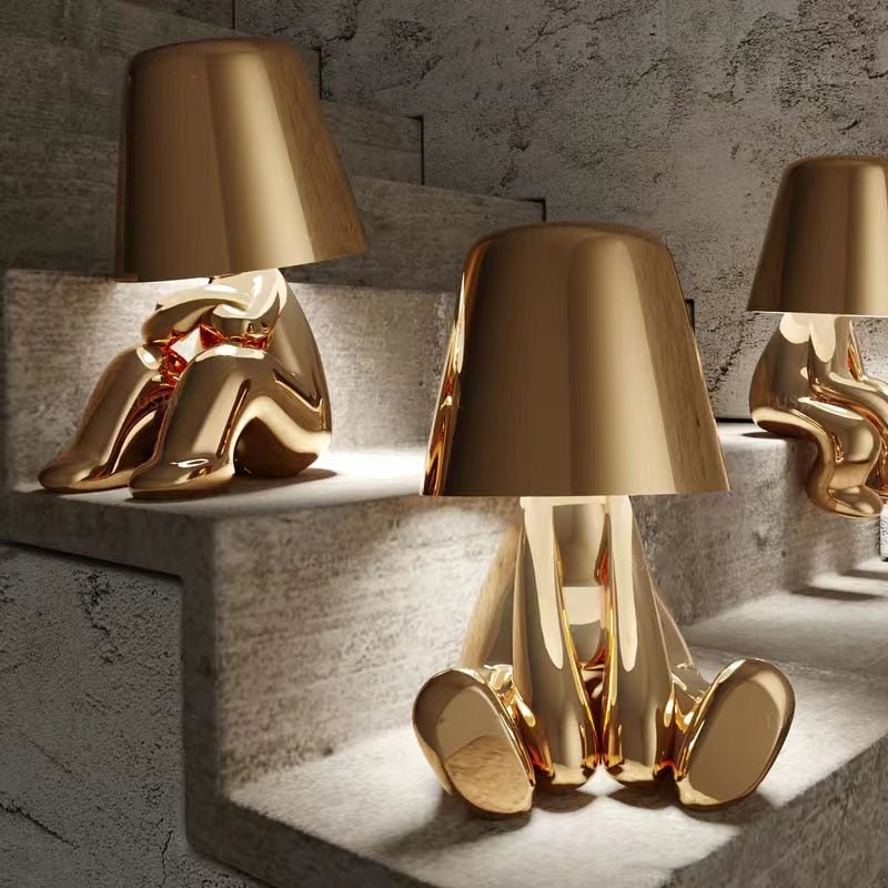 Denkende Figuur Tafellamp Goudkleurig IJzer USB Oplaadbaar Sculptuur Verlichting | Sansoti