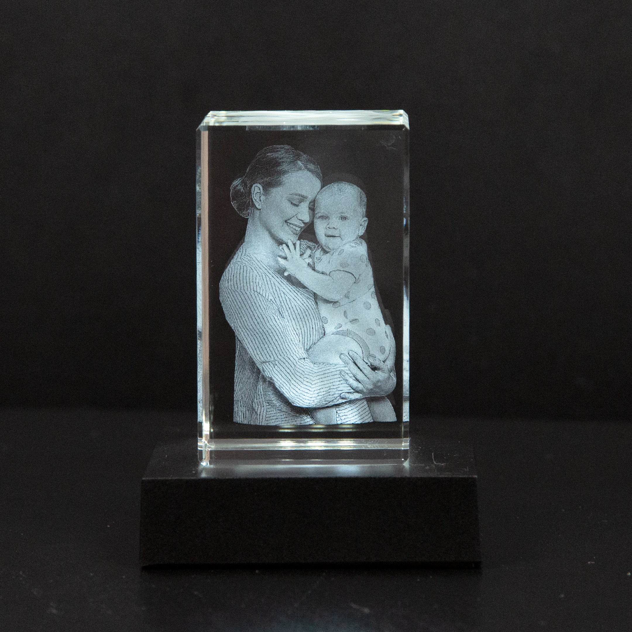 Gepersonaliseerd 2D/3D Kristal Gedenkkristal met Eigen Foto – Verlicht Herinneringsblok met Houten Voet | Sansoti