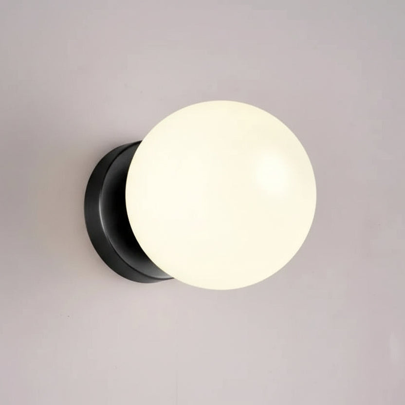 Wandlampe mit Glaskugel, Metall, Gold, Schwarz, warmes Licht, Schlafzimmer, Flur, Wohnzimmer, skandinavisches Design, stimmungsvolle Beleuchtung | Sansoti