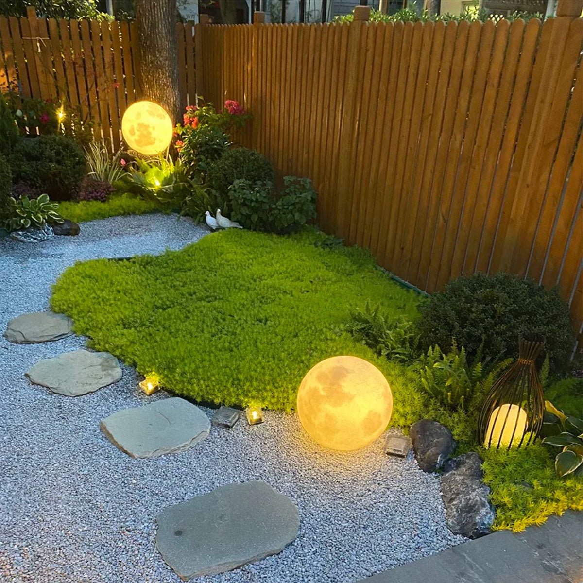 Spherical Solar-Powered Garden Light with Moon Relief, Waterproof IP67, for Garden Paths, Terraces, Lawns, and Driveways | Sansoti