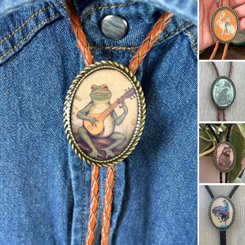 Western Bolo Tie met Kikker en Banjo Motief – Verstelbaar Leren Stropdas voor Authentieke Cowboystijl | Sansoti
