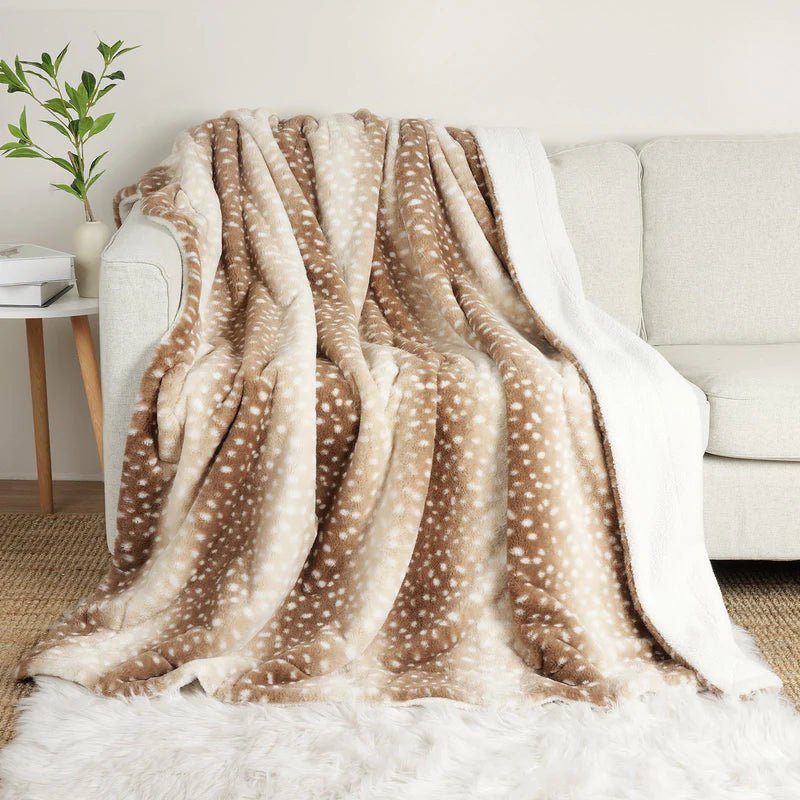 Dubbelzijdige Pluche Plaid met Hertenpatroon Beige Grijs 150x200 200x230 Warm Winterdeken Sofadeken Woonkamer | Sansoti