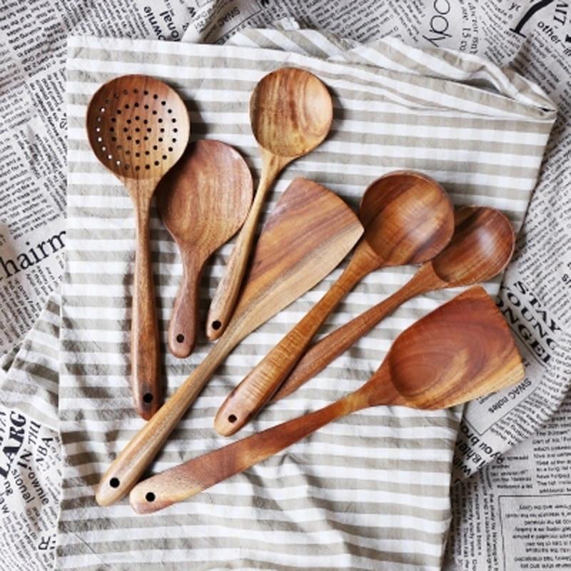 7-teiliges Küchenutensilien-Set aus Teakholz, Löffel, Pfannenwender, Suppenkelle und Öllöffel, langlebiges Naturmaterial | Sansoti