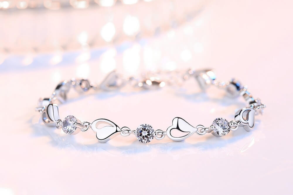 Silbernes Armband mit Herzform aus 925er Sterlingsilber, hypoallergenes, feines Damenschmuck-Accessoire, elegant | Sansoti