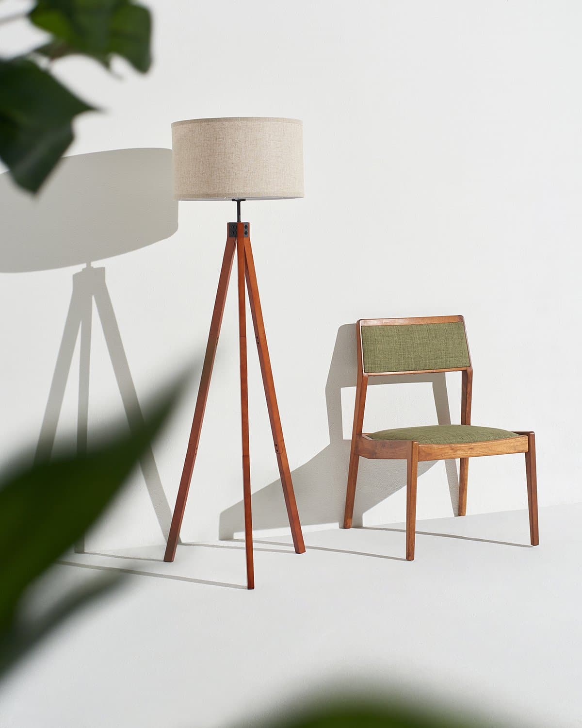 Stehleuchte Tripod Holz Dreibein 152cm Mit Stoffschirm LED | Restfield