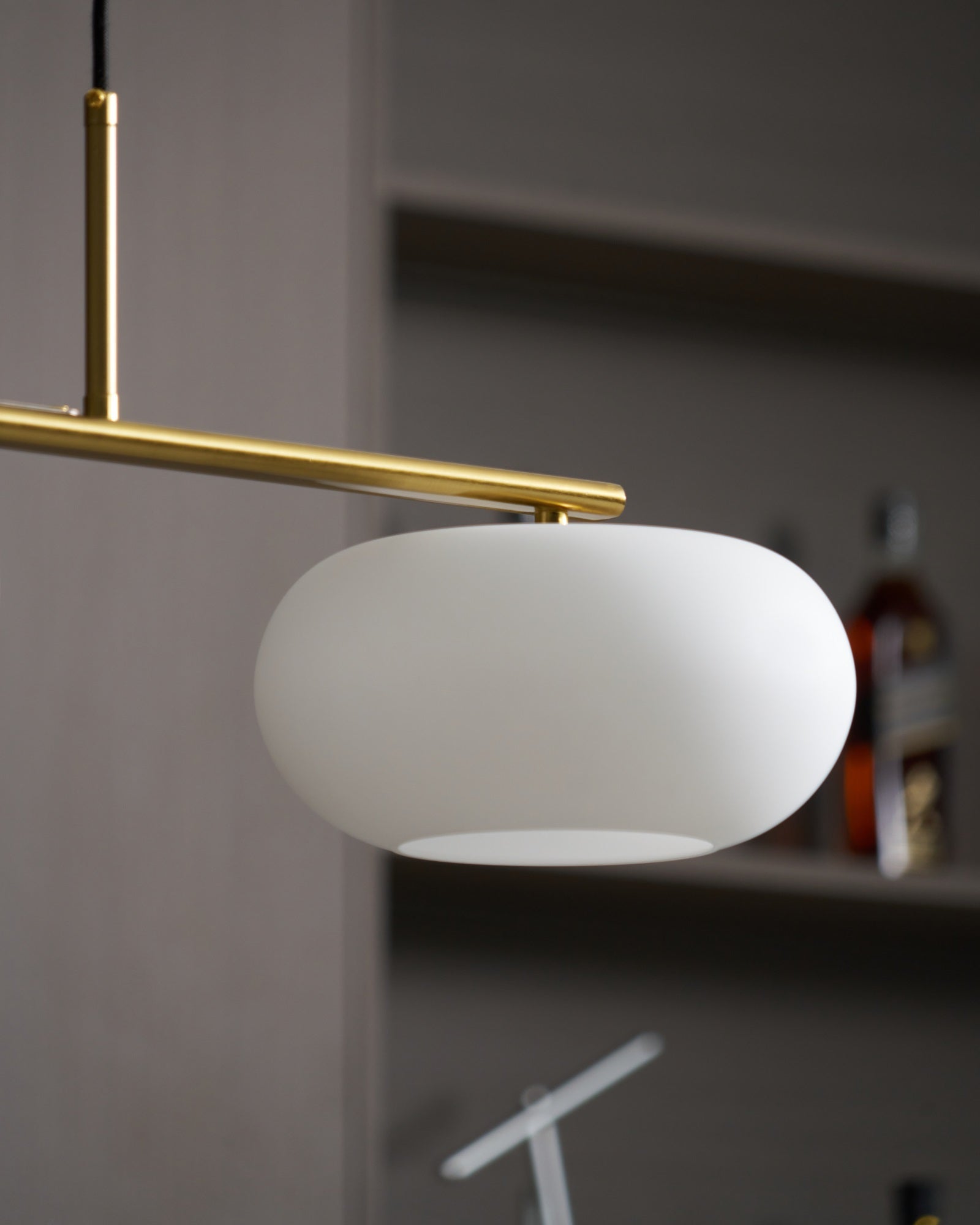 Design Hanglamp met 3 Globe Kapjes - Stijlvolle Eetkamerverlichting voor Tafel en Kookeiland - Verstelbaar 150 cm - Nikkel of Goud - E26/E27 | Sansoti