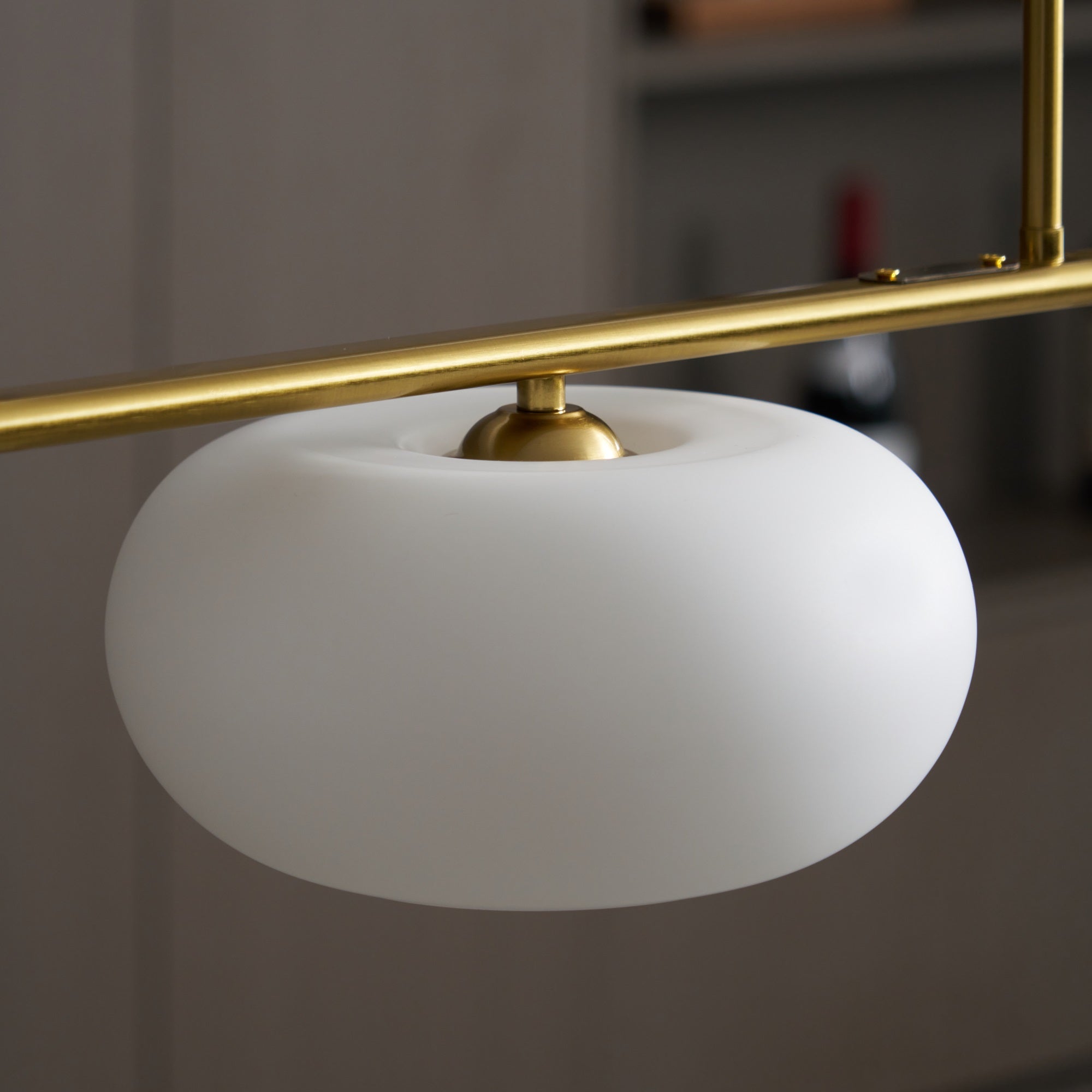 Design Hanglamp met 3 Globe Kapjes - Stijlvolle Eetkamerverlichting voor Tafel en Kookeiland - Verstelbaar 150 cm - Nikkel of Goud - E26/E27 | Sansoti