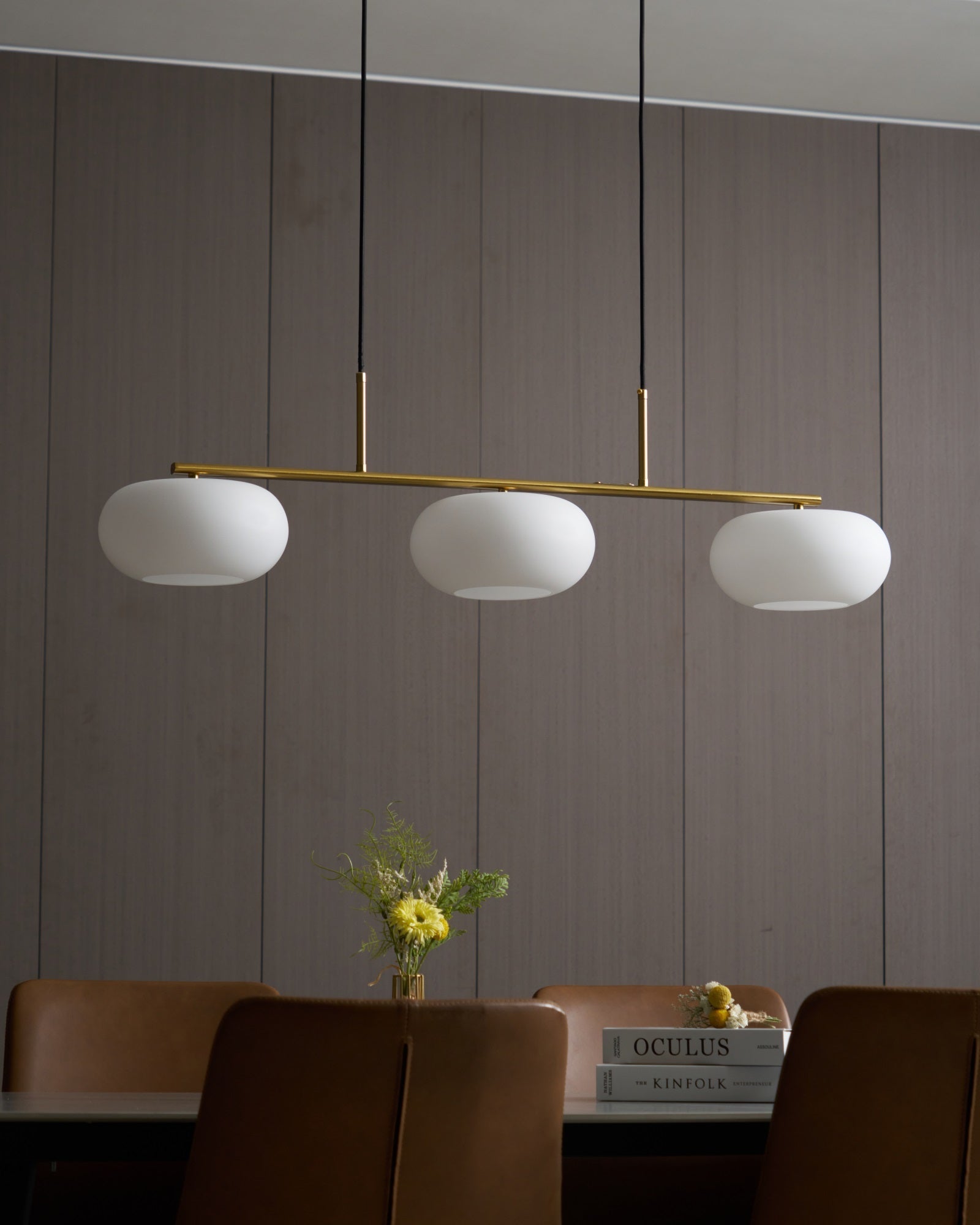 Design Hanglamp met 3 Globe Kapjes - Stijlvolle Eetkamerverlichting voor Tafel en Kookeiland - Verstelbaar 150 cm - Nikkel of Goud - E26/E27 | Sansoti