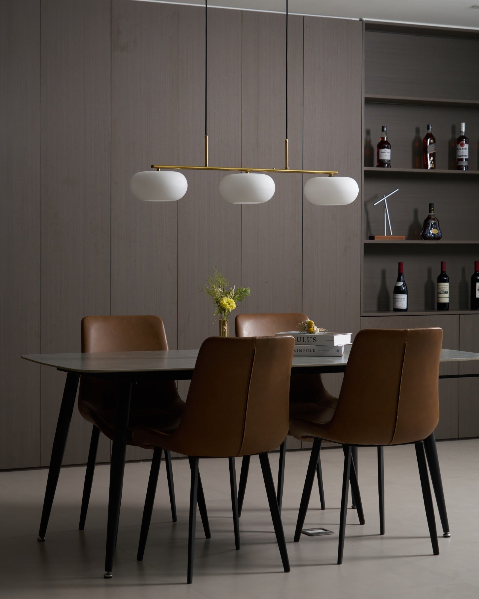 Design Hanglamp met 3 Globe Kapjes - Stijlvolle Eetkamerverlichting voor Tafel en Kookeiland - Verstelbaar 150 cm - Nikkel of Goud - E26/E27 | Sansoti