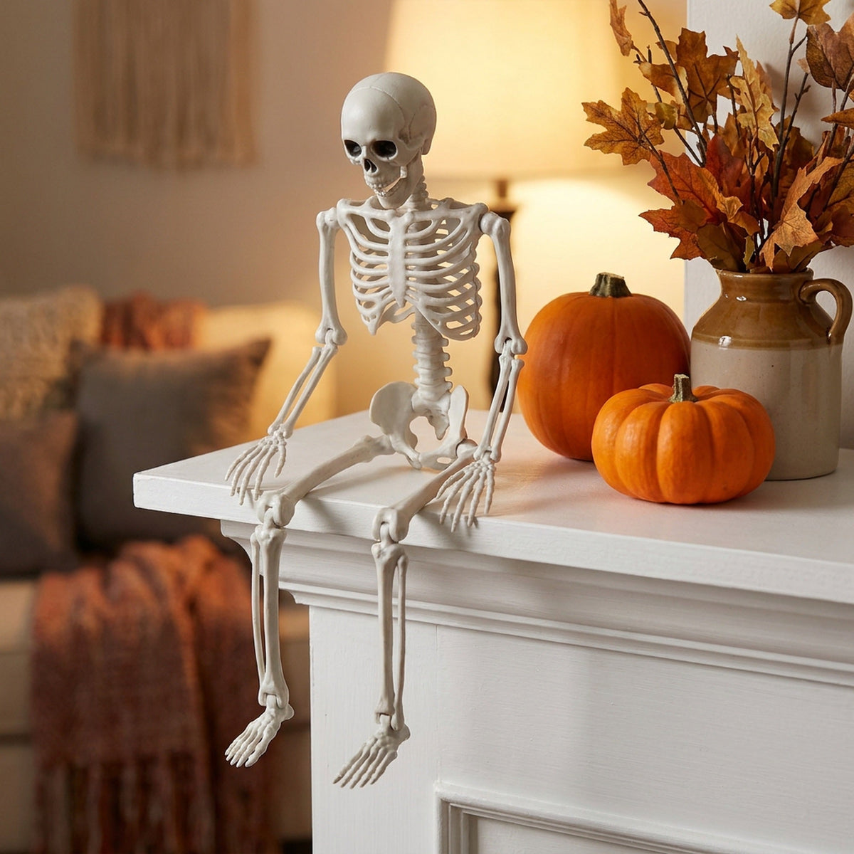 Ruchomy szkielet dekoracyjny na Halloween 40 cm, biały, plastikowa kukła z ruchomymi kończynami, straszna dekoracja horroru do zawieszenia lub postawienia | Sansoti