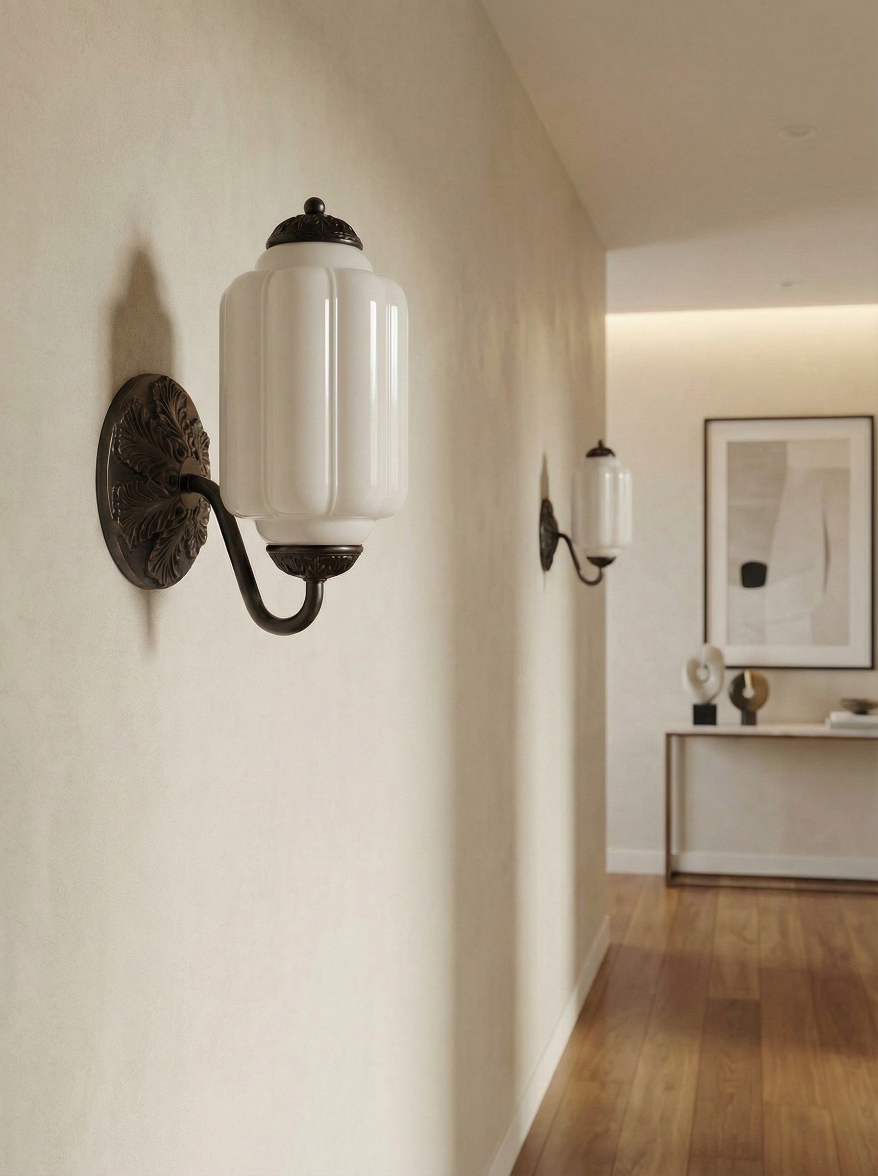 Melkglazen Wandlamp Eloise voor Hal en Slaapkamer | Vintage Wandverlichting met Melkwit Glas | Sansoti