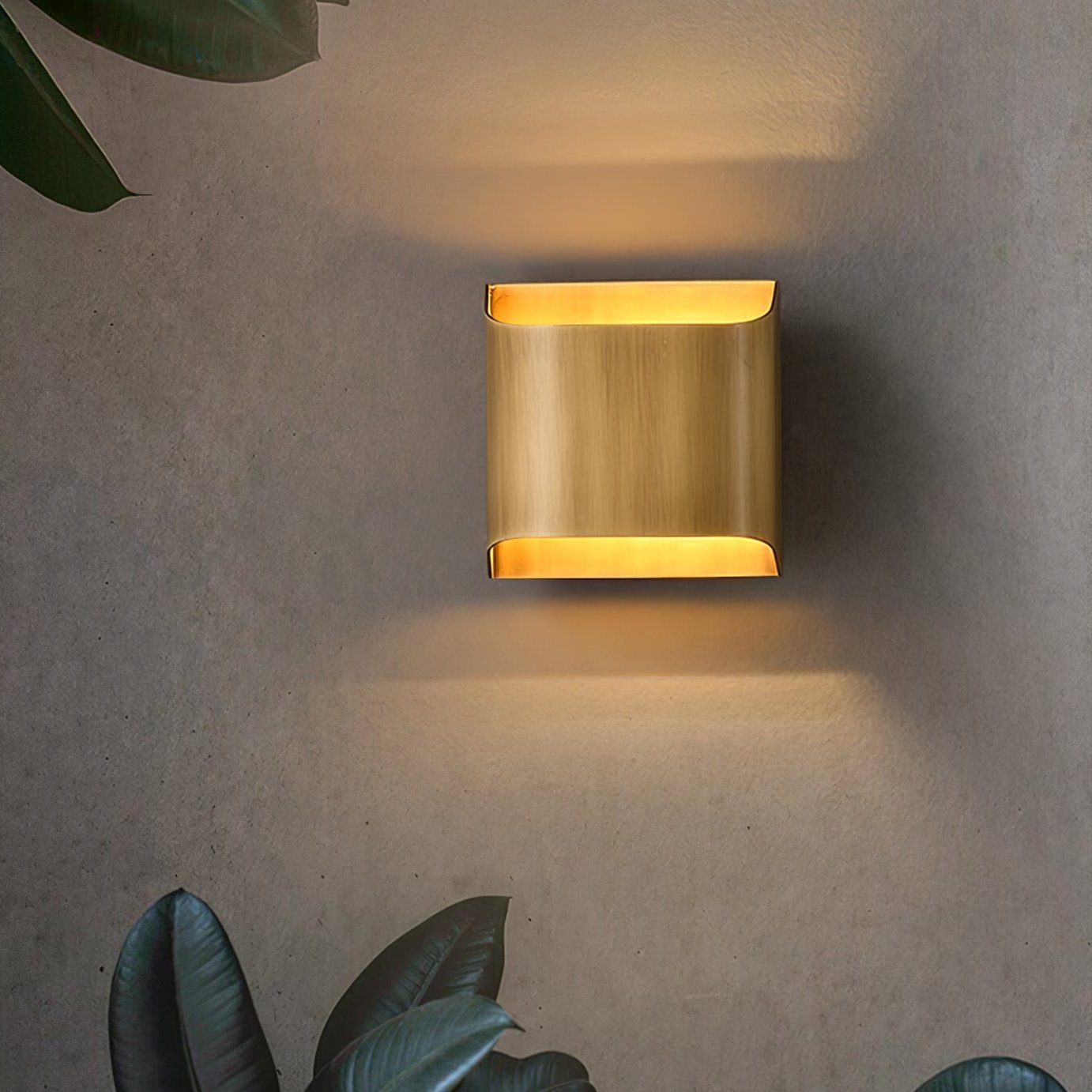 Messing Wandlamp Bolvorm met E14/G9 Fitting – Handgemaakte Retro Wandverlichting met Olielak Afwerking | Sansoti