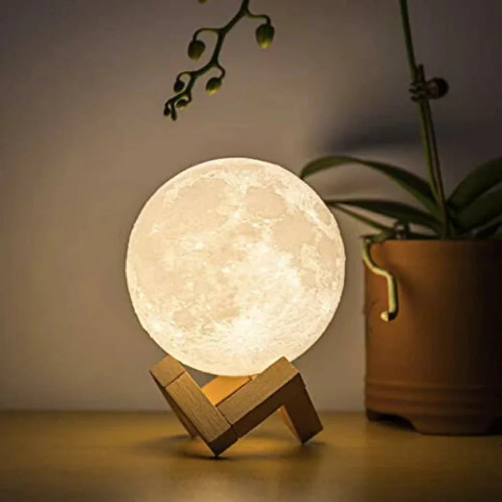 Maanlamp met 3D-Oppervlak en Touchbediening – Draadloze LED Sfeerverlichting op Houten Standaard in 4 Maten | Sansoti