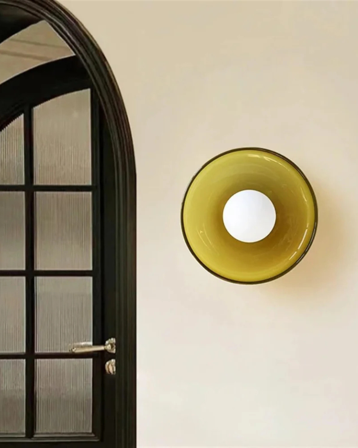 Moderne runde Deckenleuchte aus Glas und Eisen – minimalistische Designlampe für Wohn- und Schlafzimmer mit warmer Lichtfarbe | Restfield